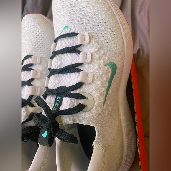 Wmns Nike react escape RN FK SOZE 10.5 NWB - Picture 3 of 9